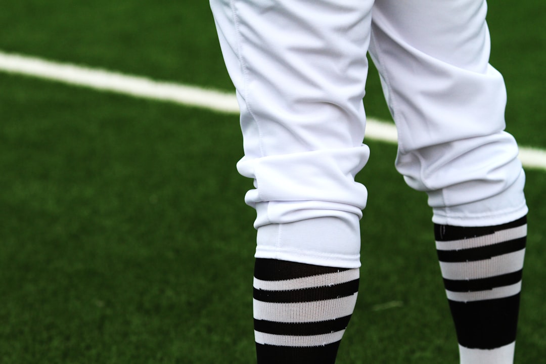 Photo cuffing pants